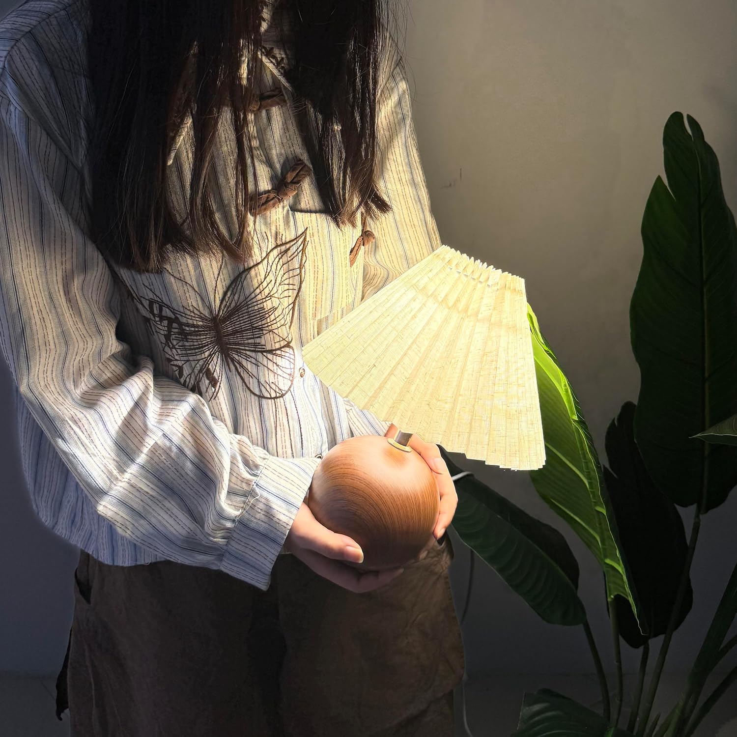 Ceramic Pleated Bedside Table Lamp